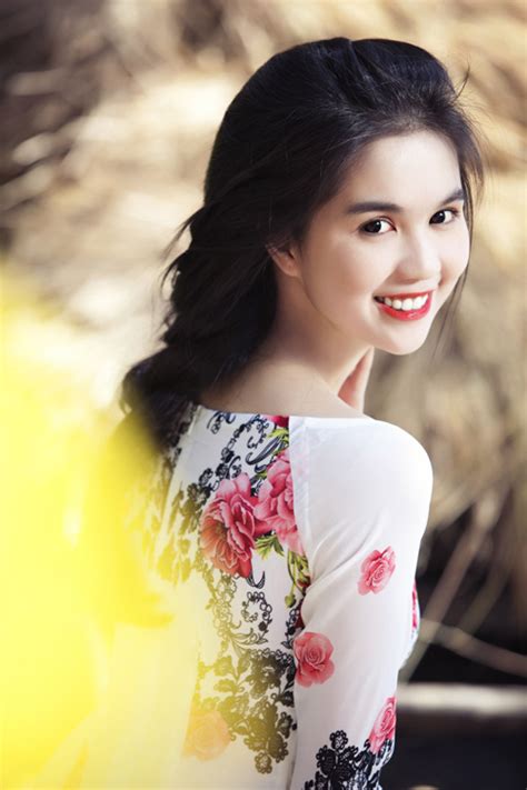 girl asian beauties ngoc trinh in vietnam traditional dress viet nam