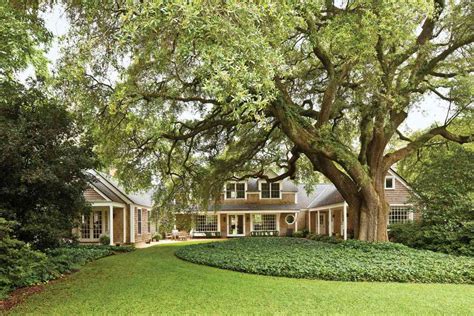 these farmhouse designs will make you crave the countryside southern