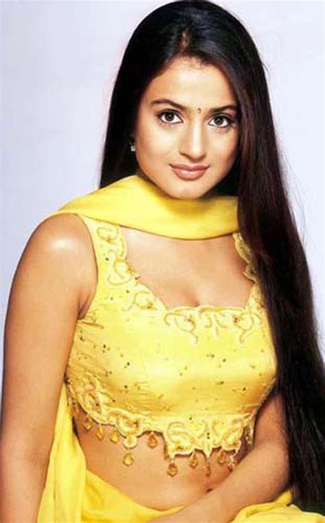 Amisha Patel Beautiful Long Hair Hot Pictures ~ Hot