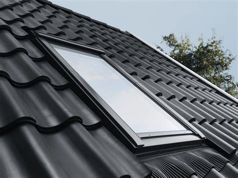 velux ck pine centre pivot roof window   cm loft skylight velux rooflight ebay