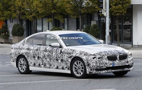 bmw puts  final touches     series   trick chassis