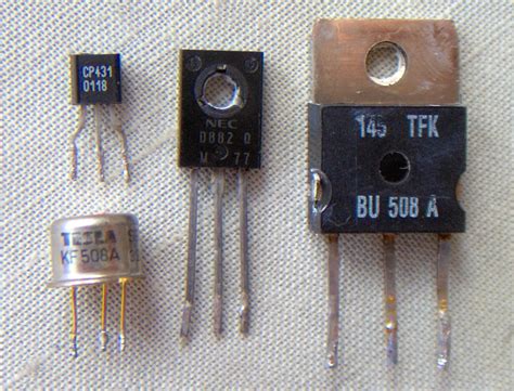 difference  transistor  thyristor