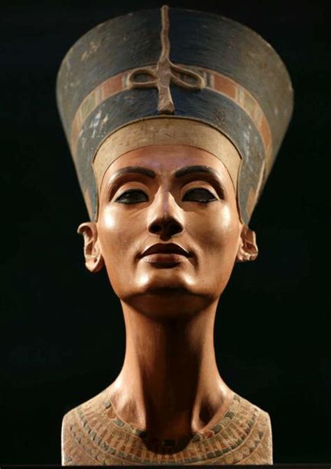Queen Nefertiti May Lie Concealed In King Tut S Tomb The