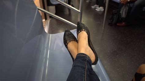 25 things you need to know about the nyc subway the travel women