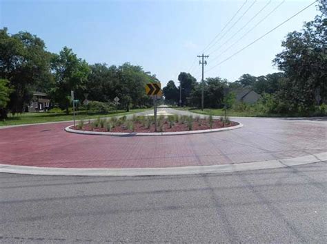 features   roundabout common  key features