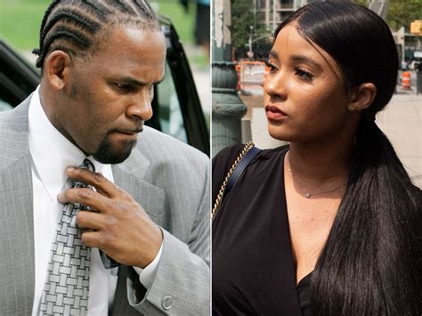 live in girlfriend who defended r kelly now calls him