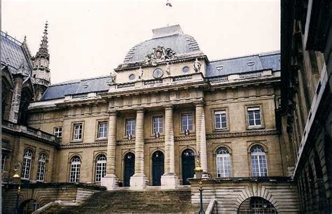 palais de justice  paris  experiences