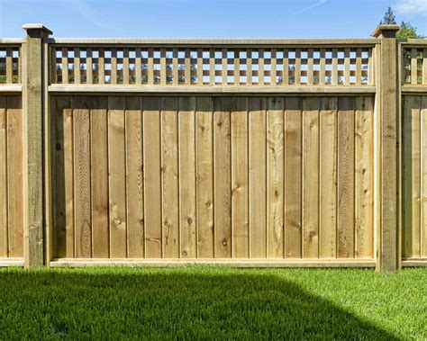 build  diy privacy fence   tight budget