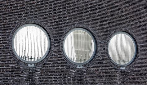 dhl weerspiegeld  de ramen van de anwb ypenburg gerard stolk flickr