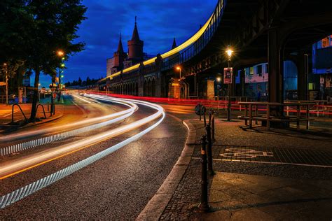 papel de parede noite estrada trilhas leves luzes rua urbano cidade paisagem urbana