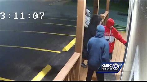 Video Shows Group Trying Failing To Break Into Raytown Gun Store