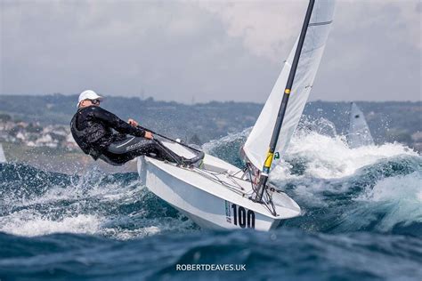 spectacular practice race   dinghy world championship opens