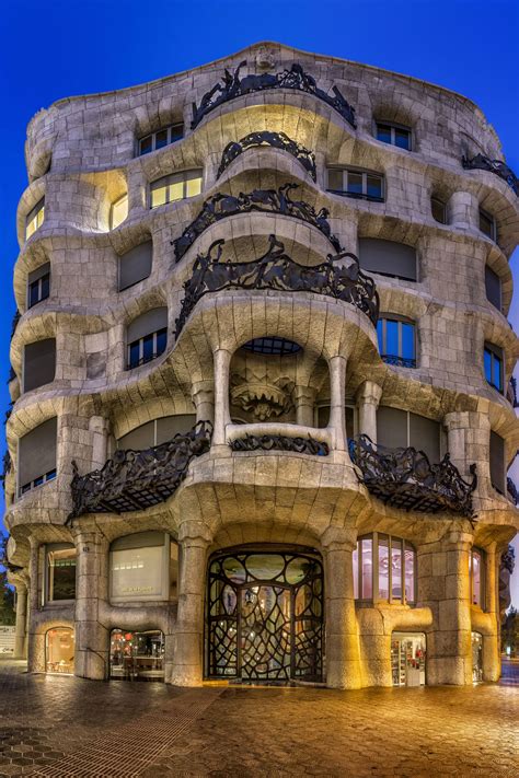gaudi masterpieces  prove barcelona  europes  instagrammable city gaudi