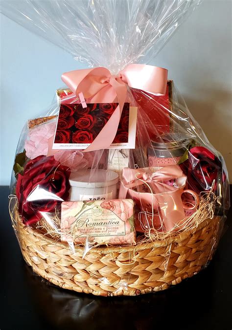luxury gift basket    west palm beach fl beldens florist