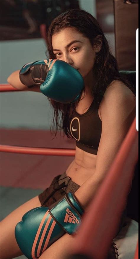 pin by j s on js33543 in 2020 women boxing boxing girl