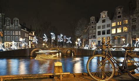 photos amsterdam netherlands bicycle canal bridges night