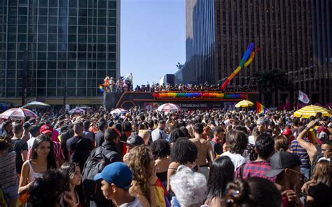 Brazil S Largest City Draws Hundreds Of Thousands For Pride March