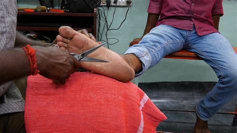 awesome scissor foot massage asmr relaxing feet massage for sleep