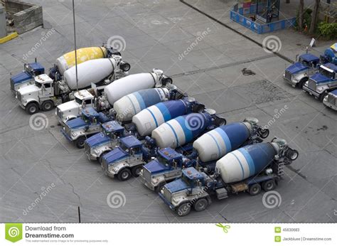 de fabriek van de concrete mixervrachtwagen stock afbeelding image  concreet menger