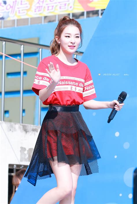 10 Outfits That Prove Red Velvet Seulgi Looks Sexiest In