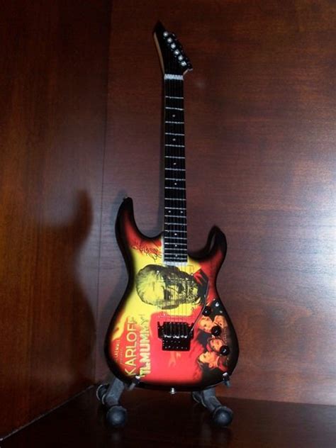 Metallica Kirk Hammett Mini Guitar Mummy Collectible T