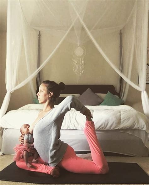 This Incredible Mom Breastfeeds While Doing Yoga And The Poses Are Hard