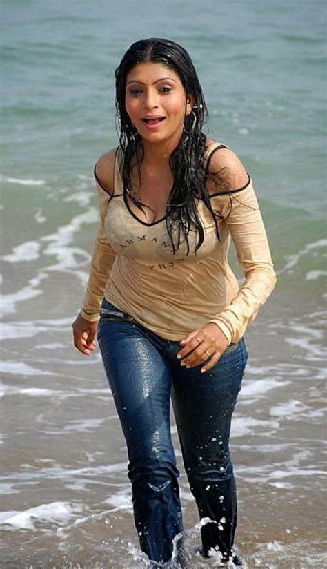 Tamil Movie Actress Pooja Roshan In Wet Tight T Shirt