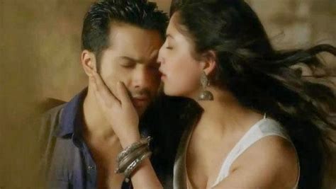 Yami Gautam Lip Lock Romance Scene With Varun Dhawan From