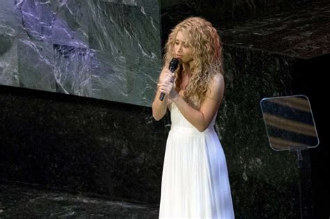 shakira is sophisticated at the 2015 sustainable