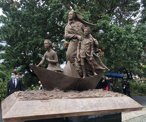 mother cabrini statue unveiled in lower manhattan brooklyn eagle