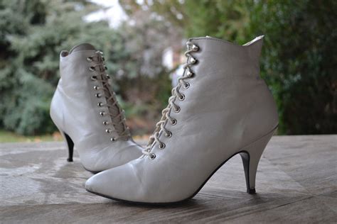 womens vintage white leather lace  ankle boots  heel