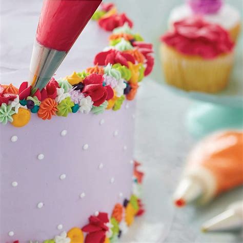 basic cake decorating tips   perfect diy dessert insteading