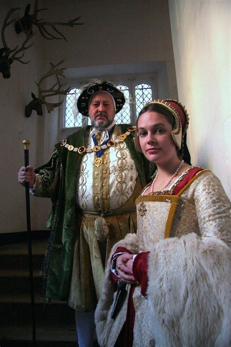 img anne boleyn tudor dress renaissance wedding