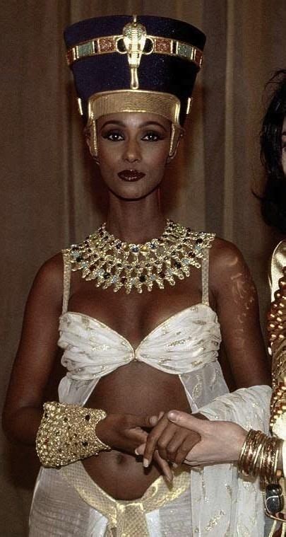 Iman Wearing A Cleopatra Costume Egyptian Models Iman