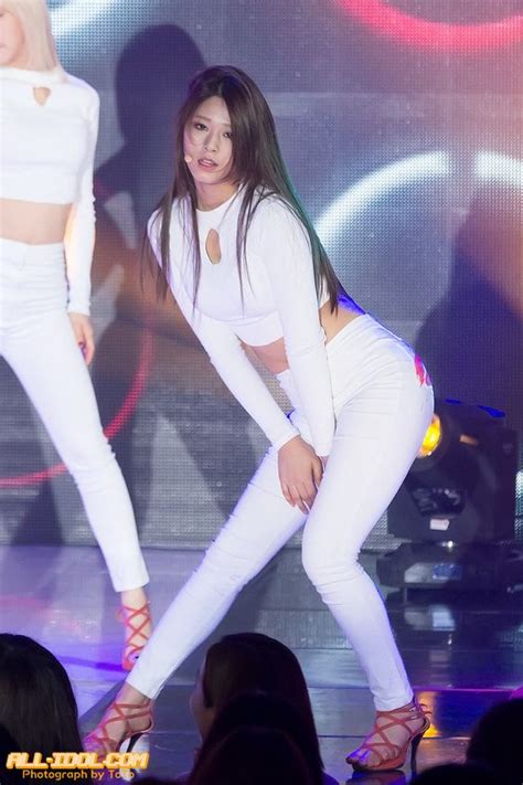 Pretty Asian Women Seoulhyun S Mesmerizing Moves On Stage