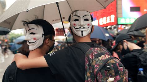 hong kong s face mask ban made the protests a whole lot worse