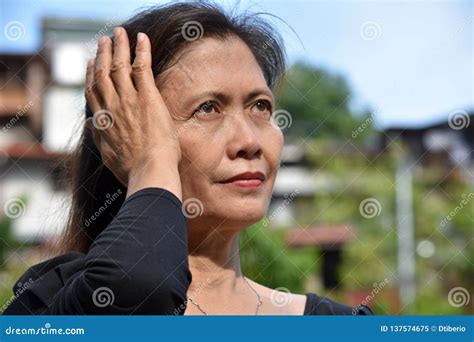 Filipina Granny And Dementia Imagem De Stock Imagem De Aposentado