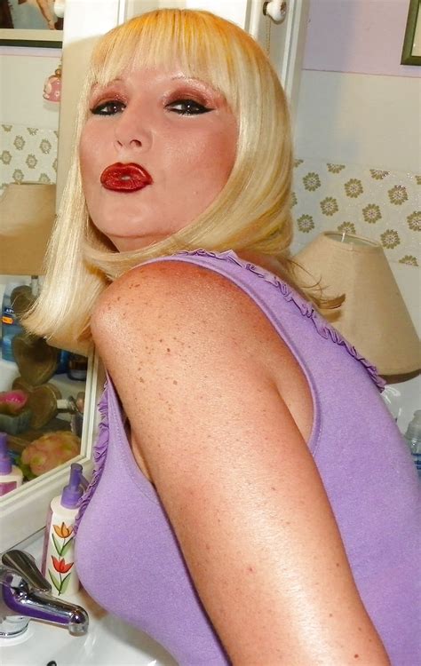 Samantha Blond Heavy Makeup Milf 25 Pics Xhamster