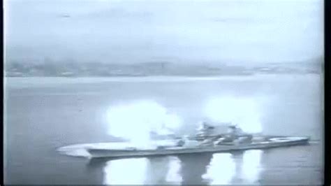 battleship uss missouri bb  firing  broadside  uss missouri  bellum broadside