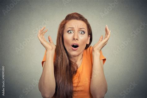 Frightened Shocked Scared Woman Looking At Camera Zdjęć Stockowych I
