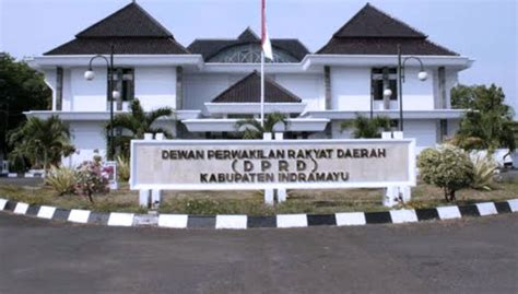 interpelasi dprd indramayu menuai protes  akademisi  praktisi