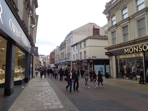 miserable  weather dampens high street shopping