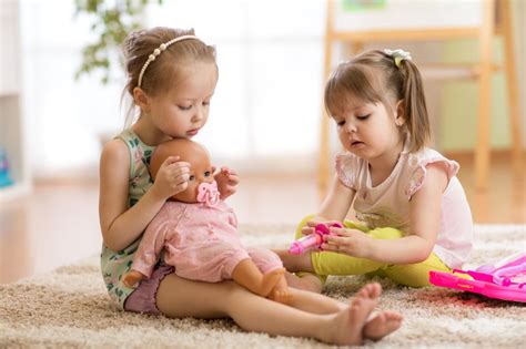 Czy Lalki Wciąż Są Zabawkami Którymi Chętnie Bawią Się Dzieci