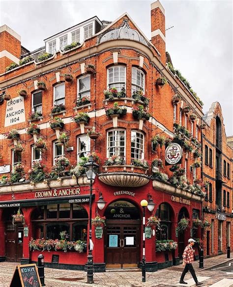 ext pro corner pub  covent garden london uk cozyplaces