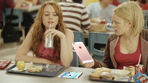 How Mean Girls Would Be Different If They Had Social Media Galore