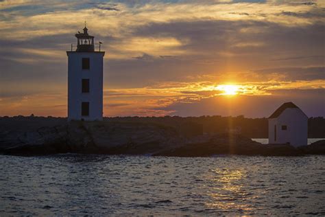 dutch island lighthouse jamestown rhode island imga jeremy dentremont flickr
