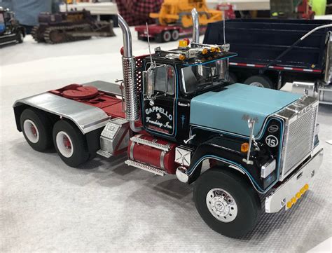 pin  tim  model trucks  model truck kits car model  mack trucks