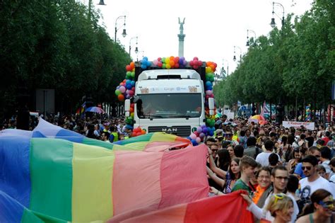 Lgbt Groups Criticize Hungary S Same Sex Adoption Ban