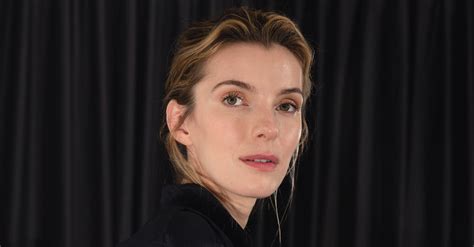 how ‘glow helped betty gilpin embrace her inner weirdo the new york