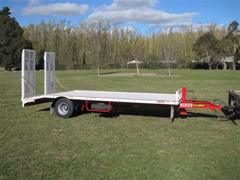 mid size single axle tag trailer